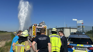 15 Meter hohe Wasserfontäne in Weinheim-Sulzbach