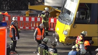 Stuttgarter Stadtbahn entgleist - zwei Menschen verletzt