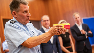 Elektroschockwaffen - Bundestag billigt Taser bei der Bundespolizei