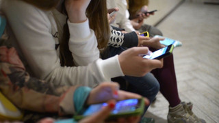 Digitale Schutzzonen: CDU debattiert Handyverbot an Schulen