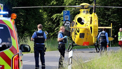 Rettungshubschrauber im Einsatz: Schwerer Motorradunfall auf der L3196