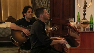 "Power Ballad": Paul Rudd und Nick Jonas als ungleiches Musiker-Duo