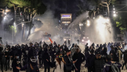 Ausschreitungen in Italien und Albanien