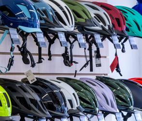 Umfrage Jeder Dritte trägt Helm auf dem Rad