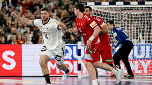Kantersieg vor Rekord-Kulisse: Deutsche Handballer mit EM-Traumstart