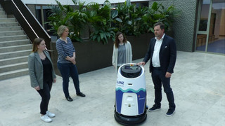 Roboter Dieter putzt jetzt Goethe-Gymnasium in Wetzlar