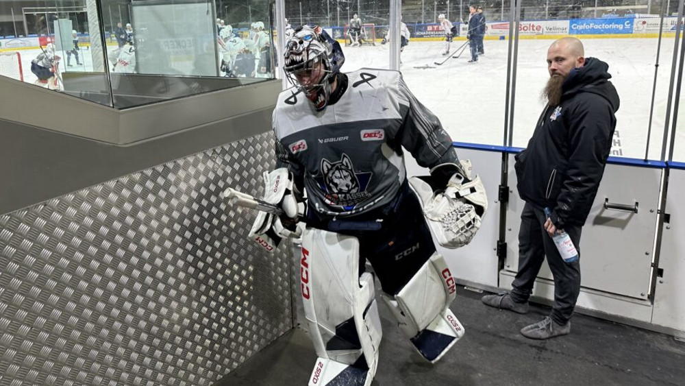 Brandon Maxwell, Torhüter der Kassel Huskies, rastete nach dem Spiel gegen Rosenheim aus.