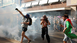 Genf: Massive Proteste gegen G7-Gipfel