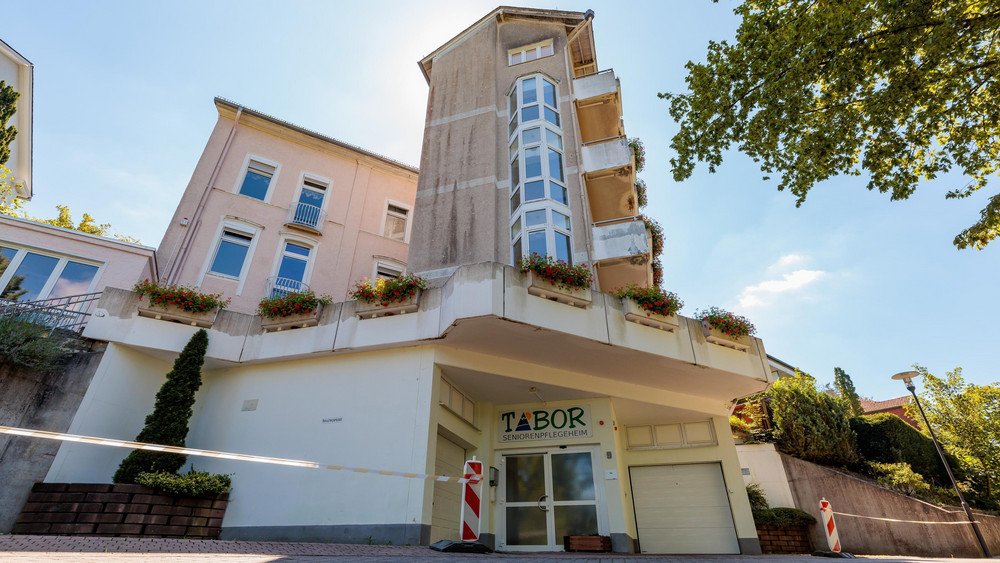 Zwei Dutzend Altenheime haben in Hessen in den vergangenen zweieinhalb Jahren den Betrieb eingestellt. Dazu gehört auch das "Haus Tabor" in Bad Schwalbach.