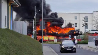 Feuer in Güterzug mit Autos: Bahnstrecke bei Butzbach wieder frei
