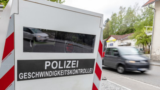 Blitzer-Kosten: So viel Geld und Punkte innerorts & außerorts