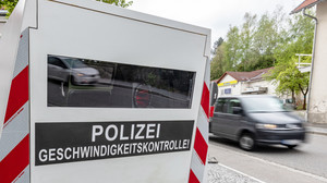 Blitzer-Kosten: So viel Geld und Punkte innerorts & außerorts