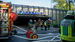 Autos brennen in Parkhaus in Bad Homburg