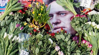 Tausende fordern Herausgabe von Nawalnys Leiche an Angehörige