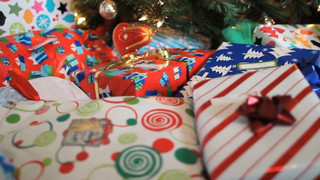 Oh du Sparsame! Wird die Geschenksuche zur Schnäppchenjagd?