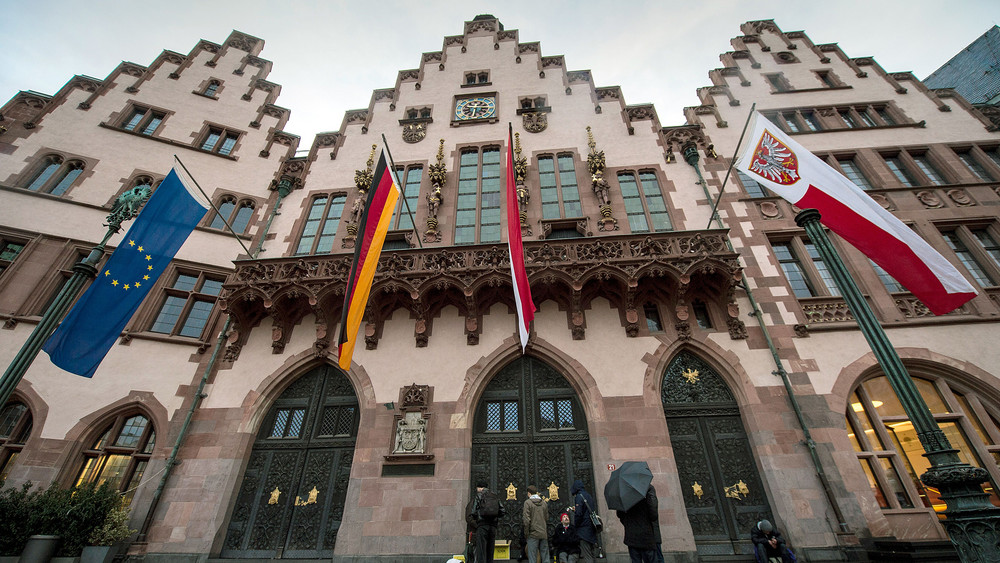 Am Jahrestag des Überfalls der Hamas auf Israel wollten propalästinensische Gruppen in Frankfurt demonstrieren. Die Stadt ist dagegen eingeschritten (Symbolbild).