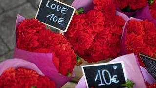 Geschenke zum Valentinstag: Kunden möchten mehr Geld ausgeben als 2020