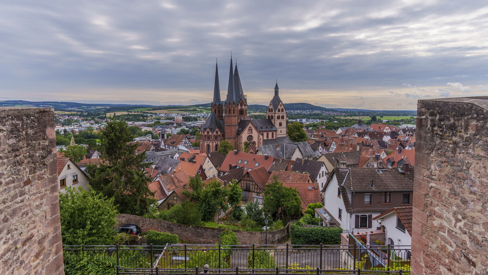 Gelnhausen beteiligt sich am Weltgästeführertag und bietet verschiedene Führungen - bis kurz vor Mitternacht (Archivbild). 