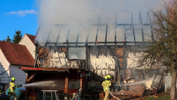 Scheune in Flammen: Mutiger Nachbar verhindert Explosion in Breitenbach