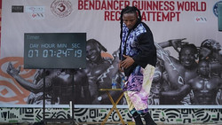 Nigerianischer Tänzer beendet 168-stündigen Tanzmarathon für Guinness-Rekord