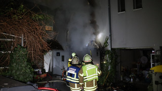 Großeinsatz nach Feuer in einem Mehrfamilienhaus in Mannheim