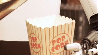 Popcorn aus der Robo-Hand: Tesla zeigt Optimus-Roboter in Berlin