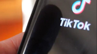 EU-Kommission: Tiktok birgt Suchtgefahr - Strafe droht