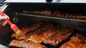 Spareribs selbst grillen: So geht's einfach und lecker