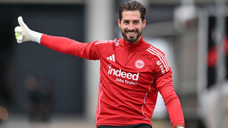 Trotz Wechselgerüchten: Trapp steht im DFB-Pokal im Tor der SGE