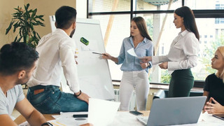 Umfrage: Arbeit als Sinn des Lebens verliert an Bedeutung