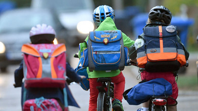 Sicherheit für Kinder: Polizeikontrollen vor Schulen