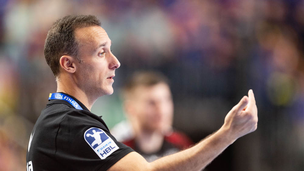 MT-Trainer Roberto Parrondo will mit seinem Team die perfekte Heim-Saison spielen.