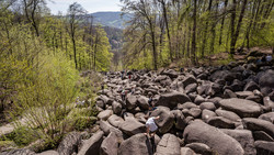 Auf den Spuren der Riesen im Felsenmeer in Lautertal