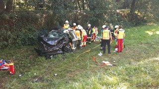 Schwerer Unfall bei Schlitz: Frontalzusammenstoß zweier Autos