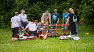 Schock in Hosenfeld-Poppenrod: Junge auf Spielplatz schwer verletzt