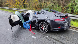 Schwerer Verkehrsunfall auf der A67 mit vier Autos und einem LKW