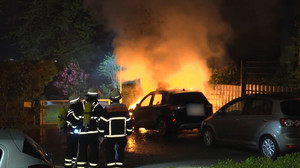 Reihe mutmaßlicher Brandstiftungen: Großeinsatz in Hamburg