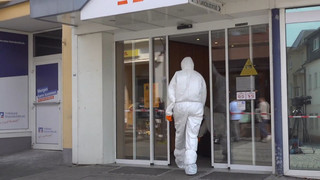 Sinzig: Geiselnahme in Bank beendet - Fahndung nach Tätern läuft