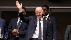 Gibt es ein EU-Nachspiel für FIFA-Boss Infantino wegen Balogun und Roter Karte?
