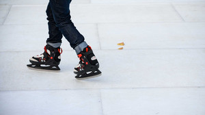 Schlittschuhbahnen ohne Eis: So fährt es sich auf Plastik