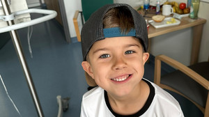 6-jähriger Milan kämpft zum zweiten Mal gegen Blutkrebs