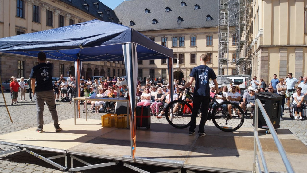 Schon im vergangenen Jahr kam die Auktion im Innenhof des Fuldaer Stadtschlosses gut an. 