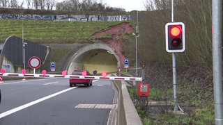 Nach Erdrutsch am Sonntag: A49-Tunnel Richtung Süden wieder frei