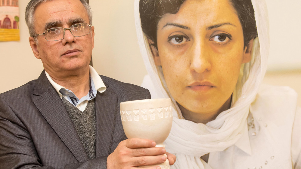 Die Menschenrechtlerinnen Narges Mohammadi aus dem Iran erhält den Friedensnobelpreis.