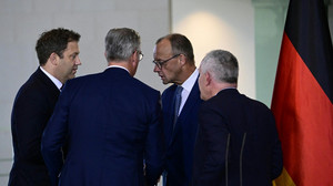 Stahlgipfel: Merz macht sich für Industriestrompreis stark