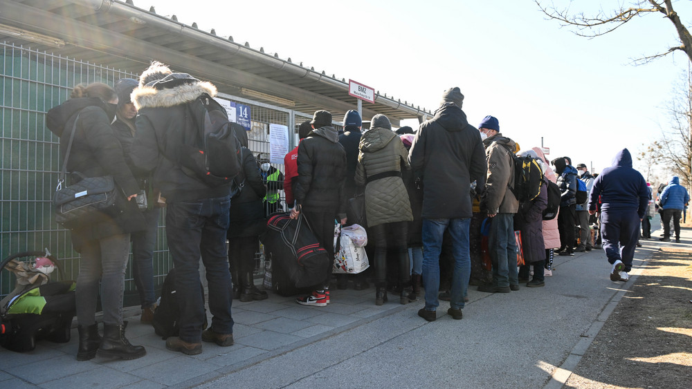 In vielen Kommunen kommen nach wie vor täglich neue Geflüchtete an.