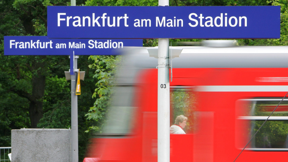 Bauarbeiten und Sperrungen erschweren den Eintracht-Fans die Anreise zum Champions League Spiel gegen Istanbul.