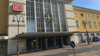 Am Bahnhof Fulda: Frau besprüht Mutter und Kinder mit Reizgas