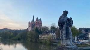 Großaktion gegen Ratten: Köder am Fluß