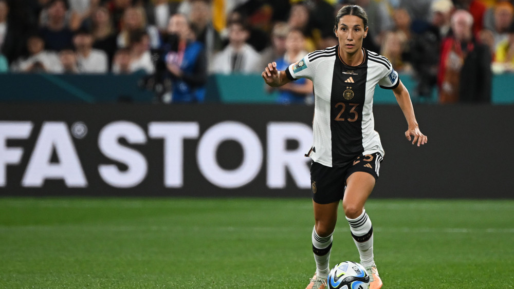 Die Frankfurterin Sara Doorsoun musste bei der 1:2-Niederlage gegen Kolumbien zur Halbzeit verletzungsbedingt in der Kabine bleiben.